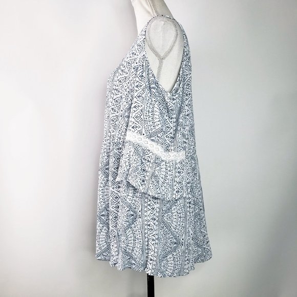 Torrid Gauze Cold Shoulder Top Women's Bell Quarter Sleeve Lace Accent Boho 1X - Picture 5 of 7